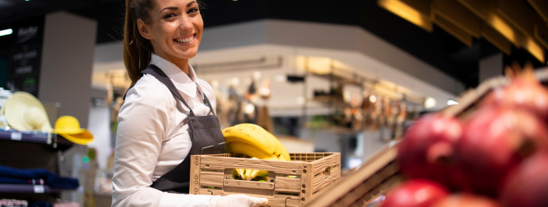 Trabajadora en frutería