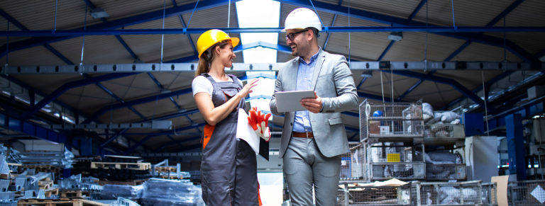 empleados en fábrica